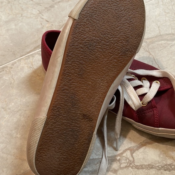 Old navy flats sneakers red burgundy size 7 canvas fabric woman girls juniors - Picture 6 of 6